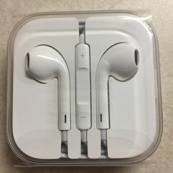 BRAND NEW Apple EarPods headphone - Picture 2 of 3